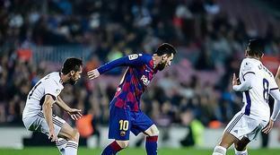 通过足球运 通过足球运